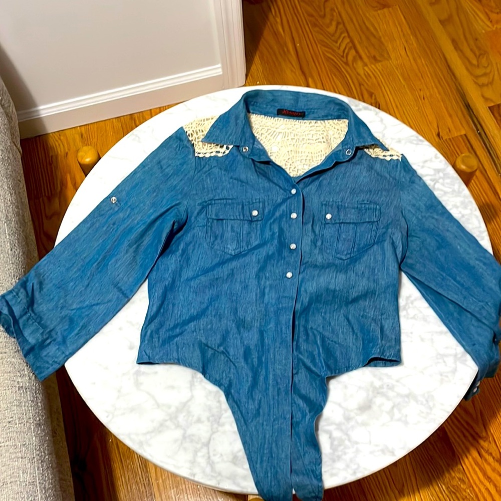 Blue bottom up shirt